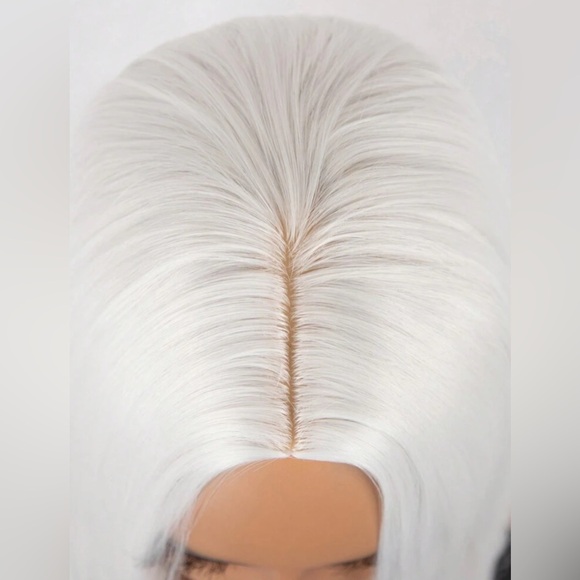 26 Inch Long White Synthetic Wig For Women - Picture 5 of 6